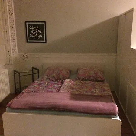 Glover Apartment